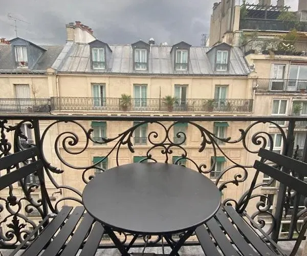 Guestready - Duplex Spacieux Et Lumineux Appartement Parijs